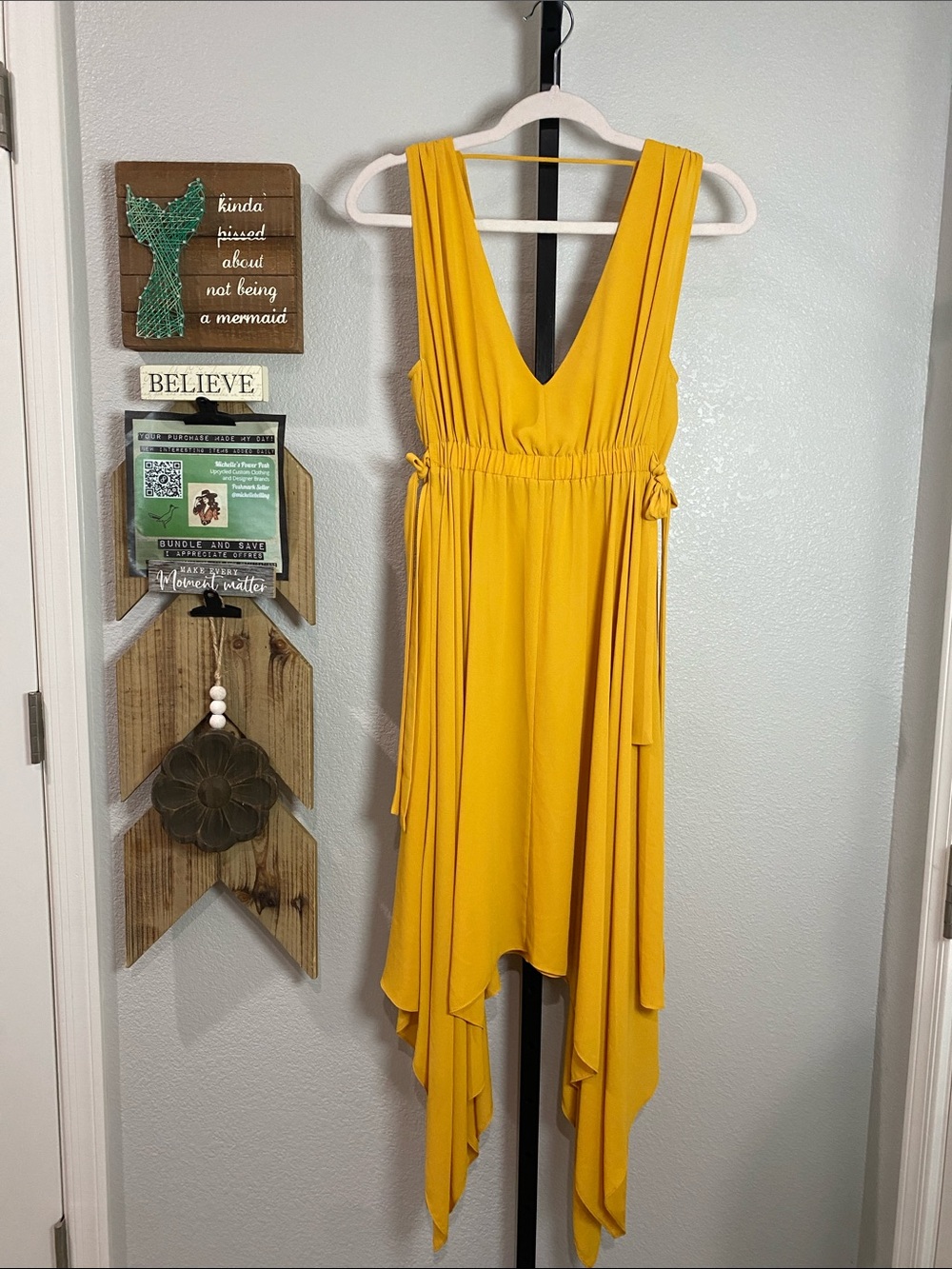 BCBGMaxAzria Yellow Handkerchief Hem V-Neck Sleeveless Dress po18 L31-52 xs tall